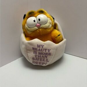Vintage 1978 Dakin Garfield Egg “My Beauty Is More Than Shell Deep” Plush